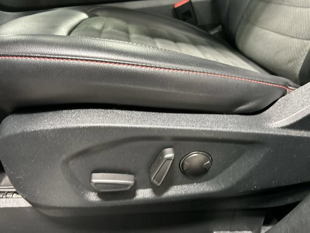 Used 2021 Ford Edge ST-Line AWD/4WD image 25