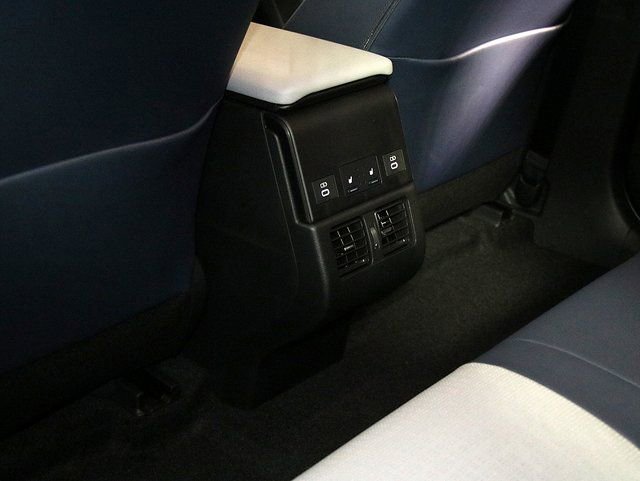 Used 2023 Subaru Solterra Limited image 16