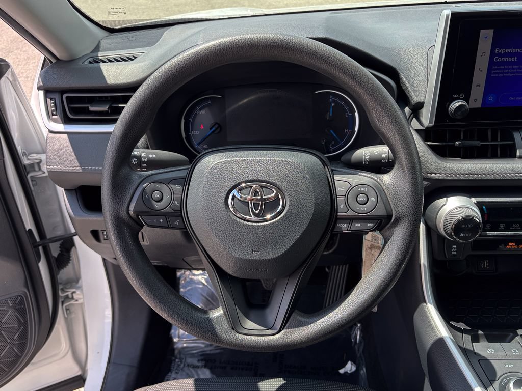 Used 2025 Toyota RAV4 LE AWD/4WD image 25