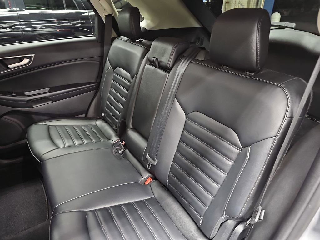 Used 2024 Ford Edge SEL image 13