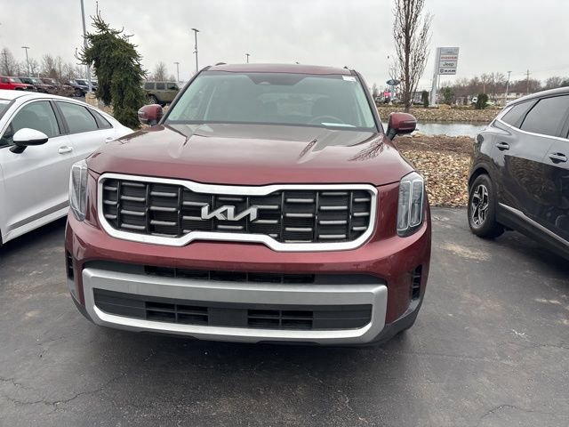Certified 2023 Kia Telluride S w/ S Sunroof Package image 2