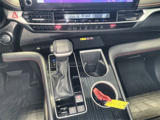 Certified 2025 Toyota Sienna XSE image 18