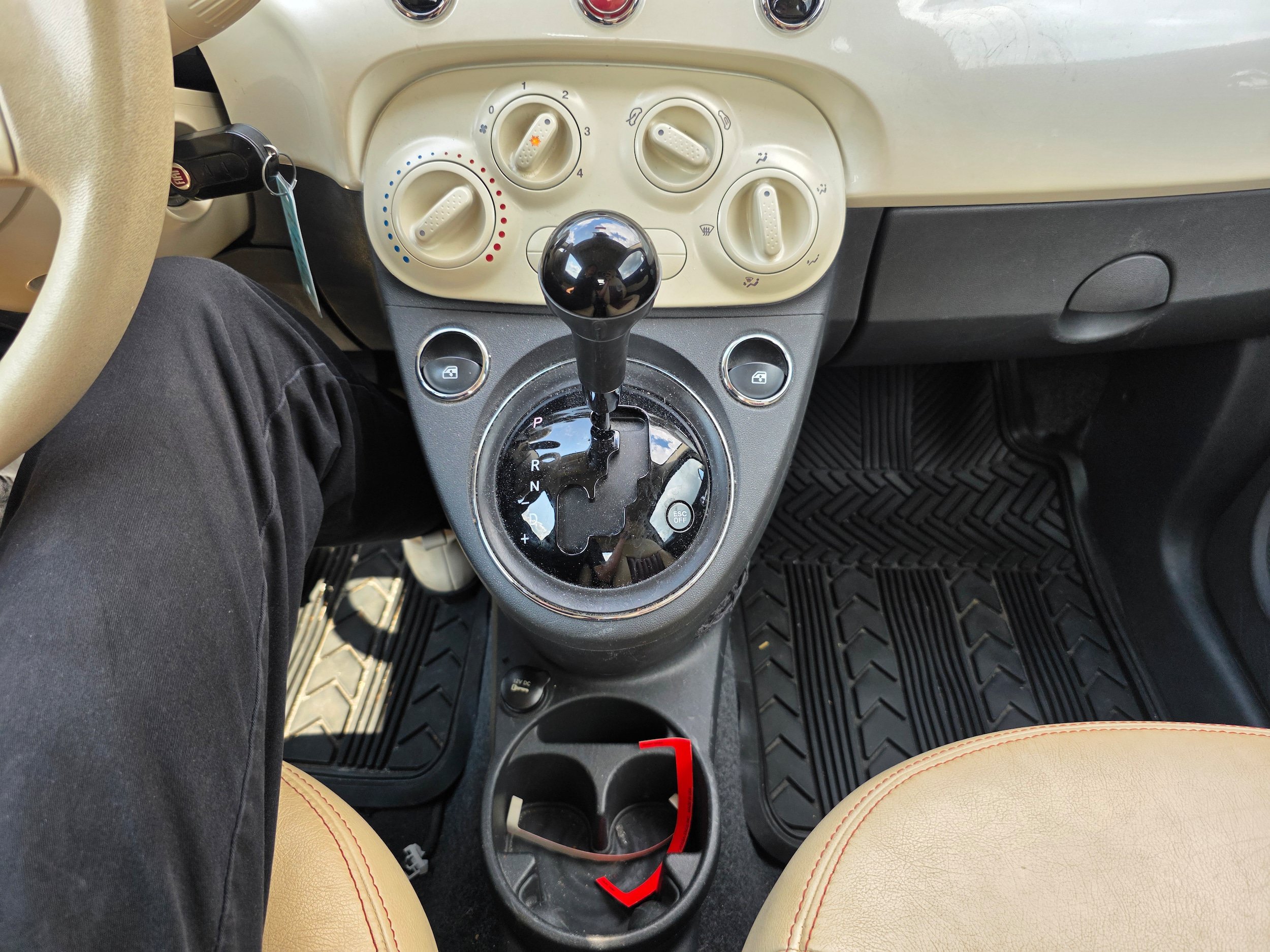 Used 2013 FIAT 500 Pop FWD image 10