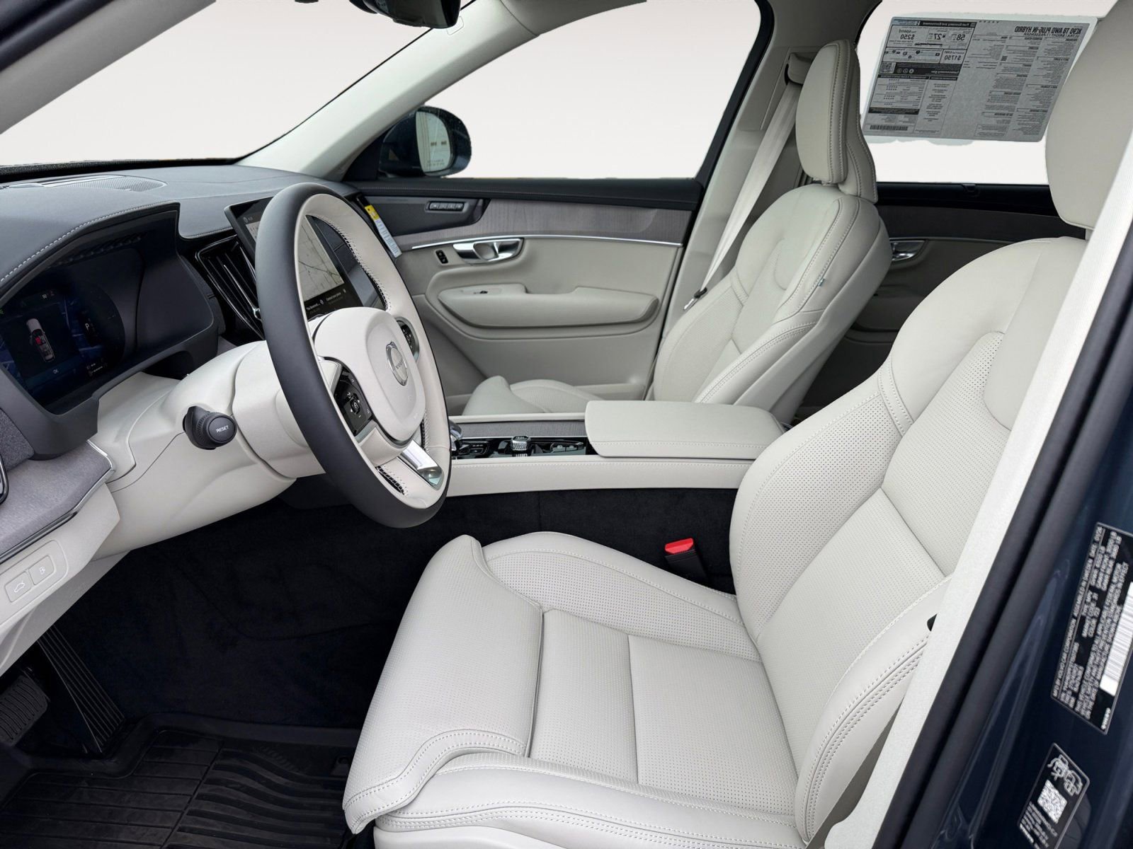 New 2026 Volvo XC90 T8 Ultra w/ Protection Package Premier image 9