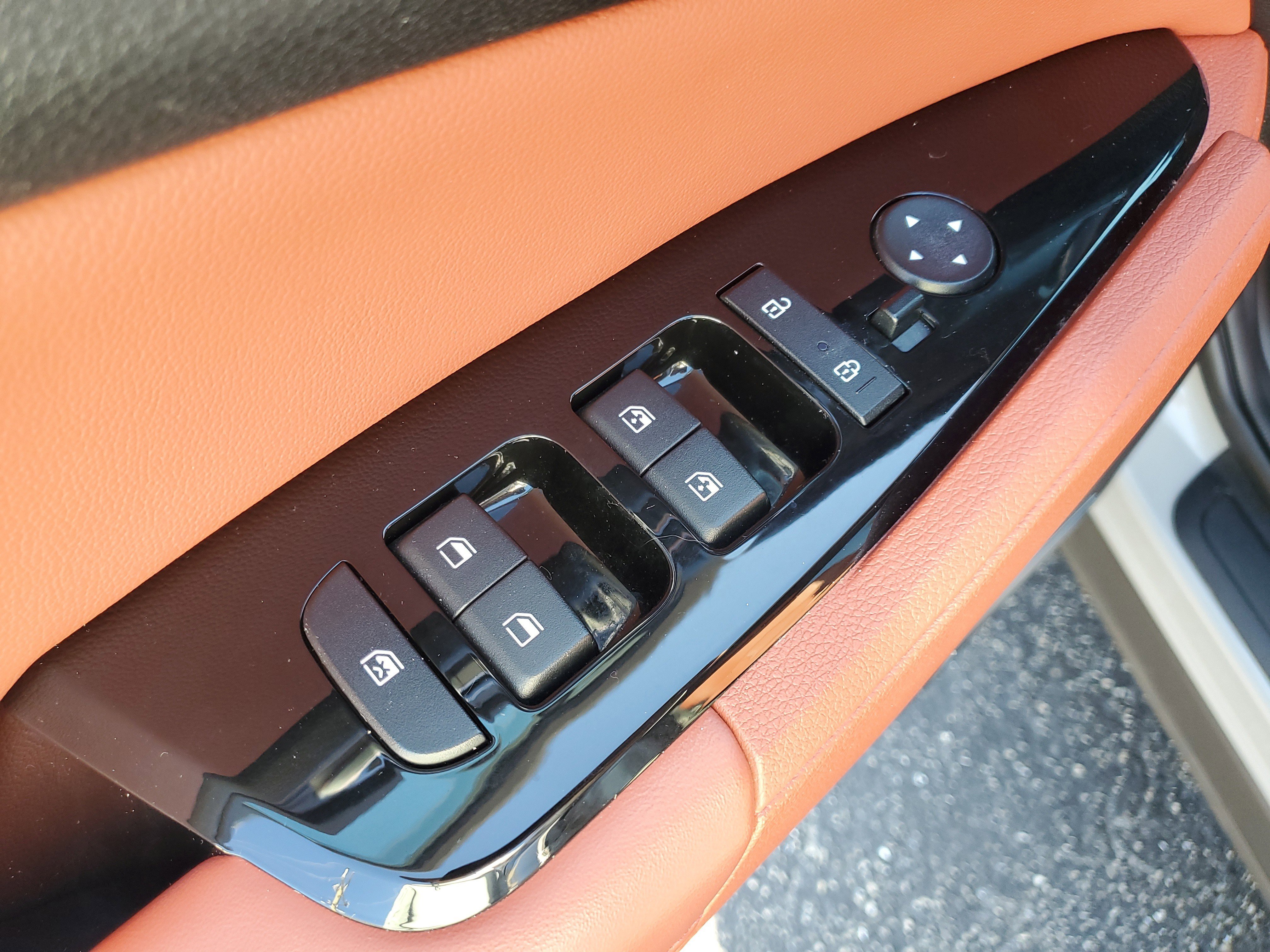 Used 2024 Kia Sportage SX image 23