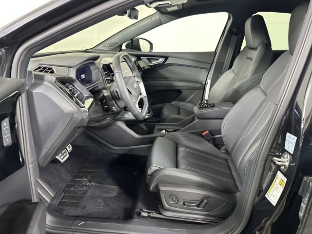 Used 2024 Audi Q4 e-tron Prestige w/ Black Optic Plus Package image 11
