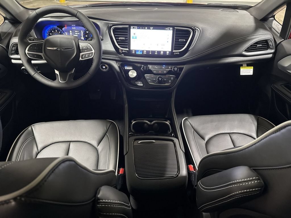 New 2026 Chrysler Pacifica Limited AWD/4WD image 10