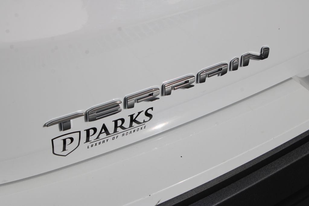 Used 2024 GMC Terrain SLE image 34