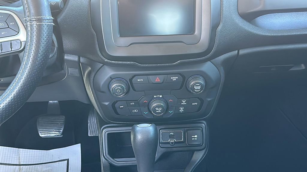 Used 2018 Jeep Renegade Latitude image 20