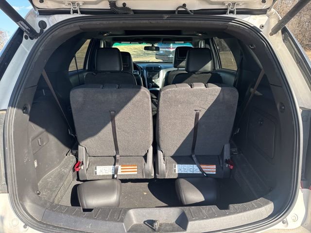 Used 2014 Ford Explorer XLT w/ Equipment Group 202A image 10