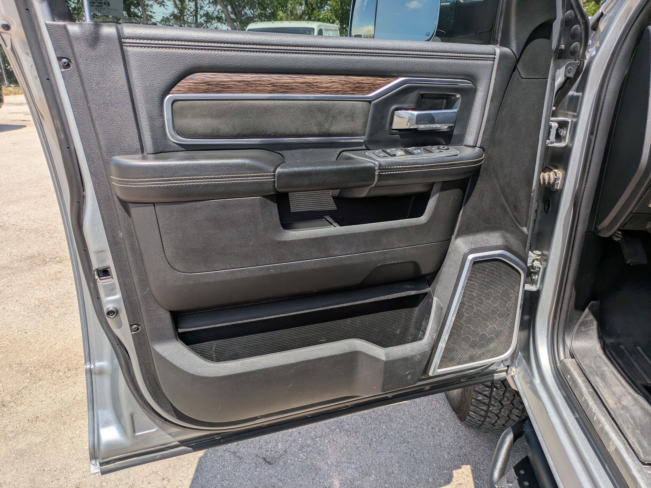 Used 2021 RAM 2500 Laramie image 11