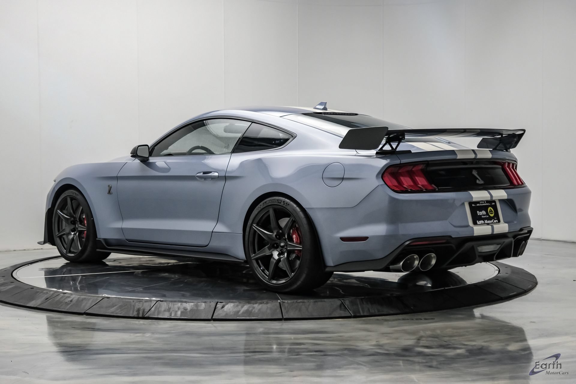 Used 2022 Ford Mustang Shelby GT500 w/ Carbon Fiber Track Pack RWD image 12