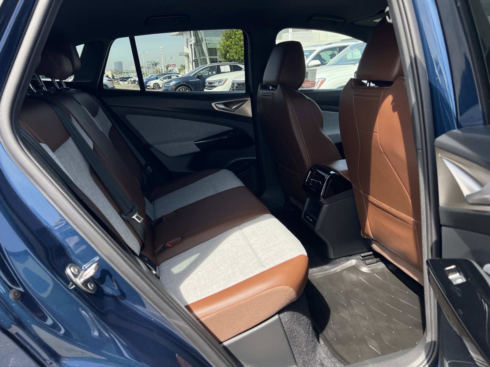 Used 2023 Volkswagen ID.4 Pro image 31