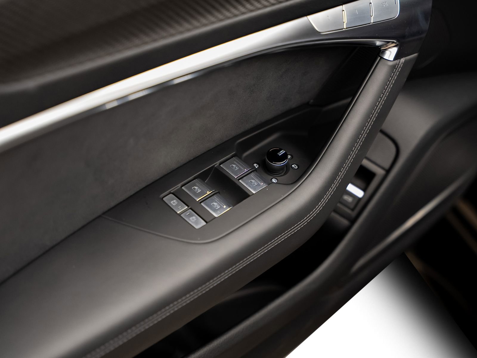 Used 2023 Audi RS 6 w/ Executive Package AWD/4WD image 66