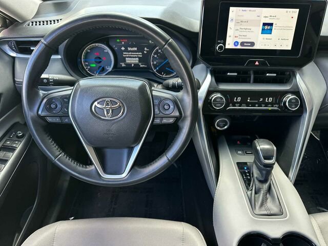 Used 2024 Toyota Venza LE AWD/4WD image 17