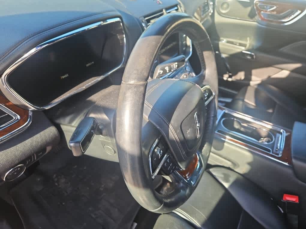 Used 2017 Lincoln Continental Select FWD image 7