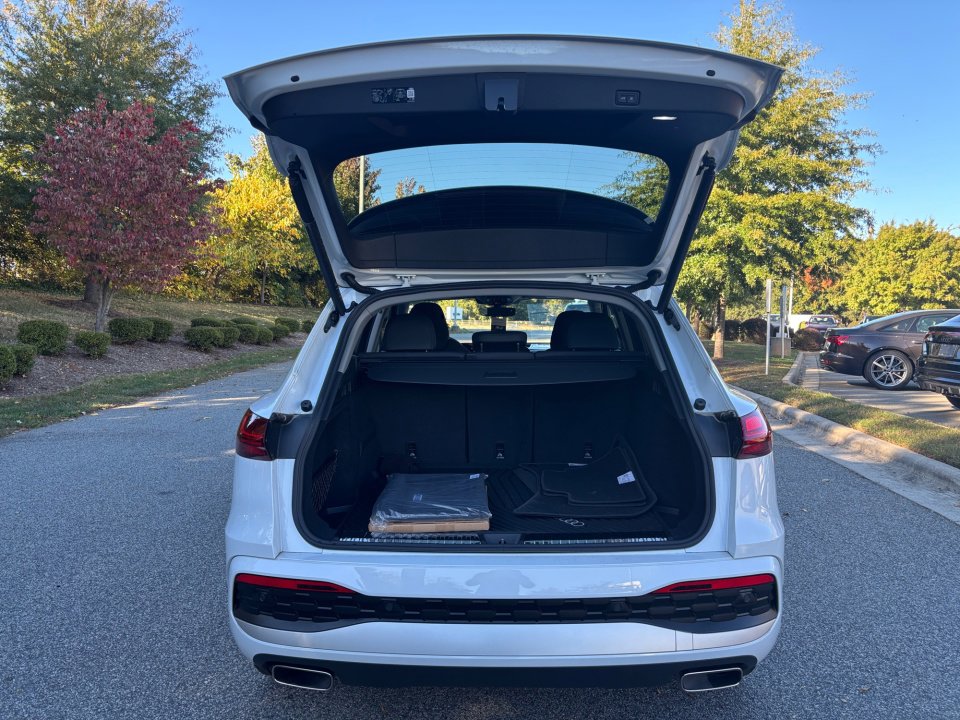 New 2025 Audi Q5 Prestige image 14