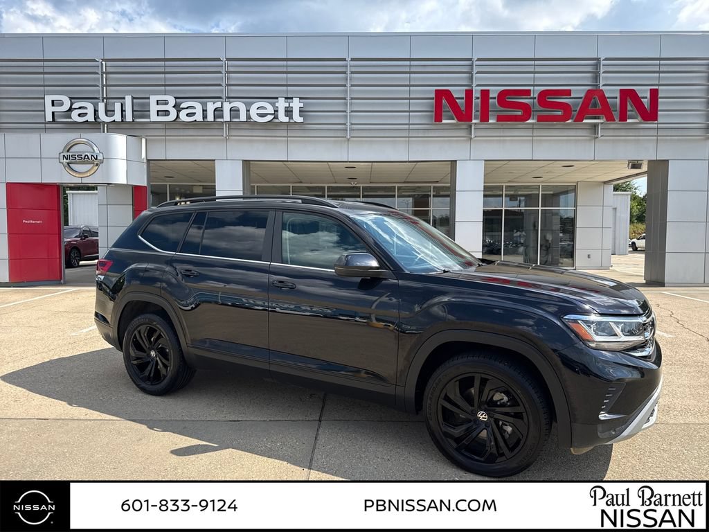 Used 2023 Volkswagen Atlas SE w/ Black Wheel Package