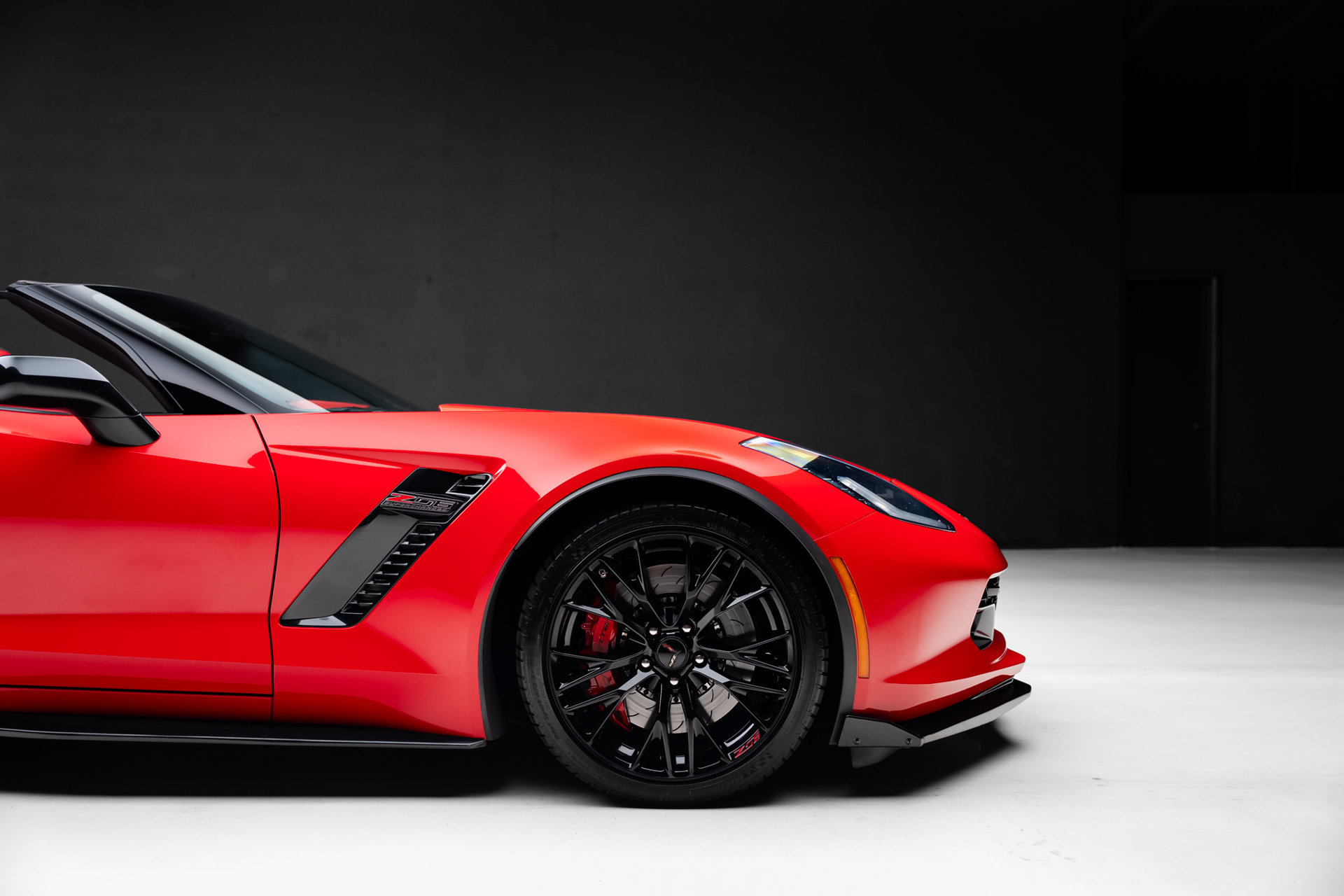 Used 2016 Chevrolet Corvette Z06 w/ 3LZ Preferred Equipment Group RWD image 38