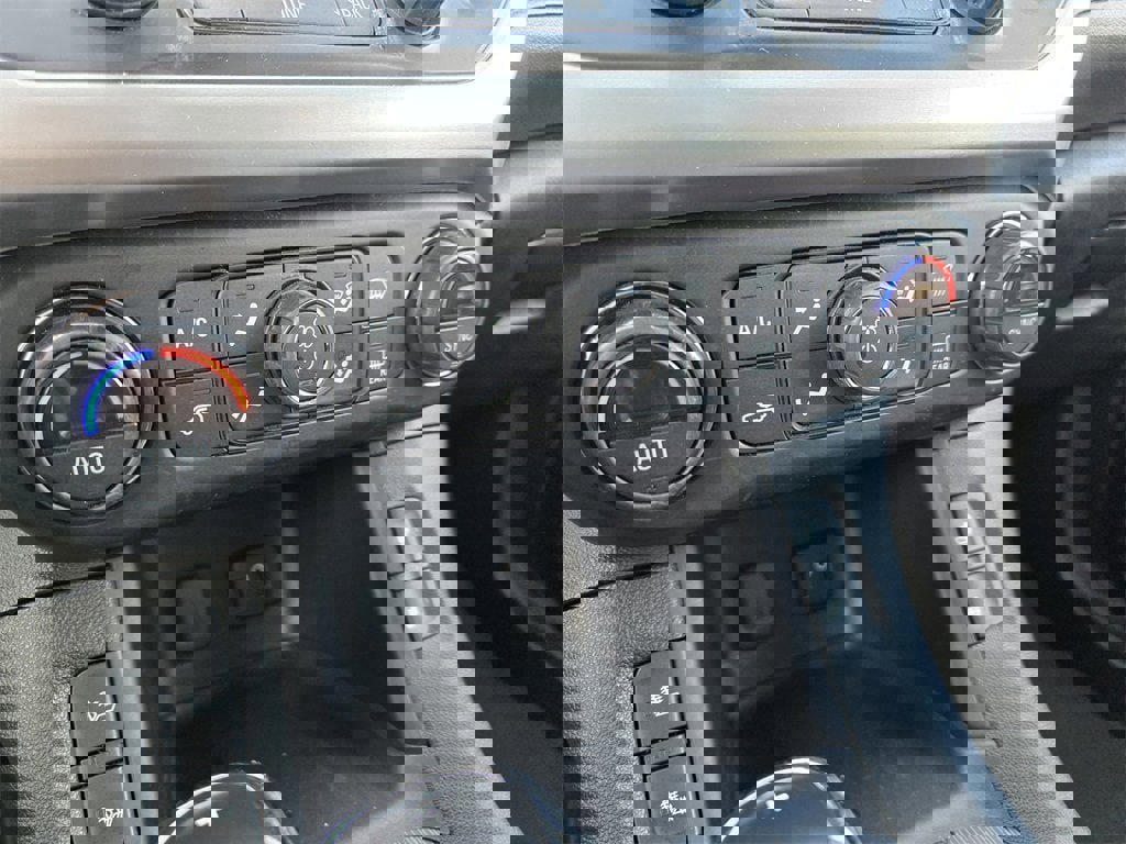 Used 2017 GMC Acadia SLT image 12