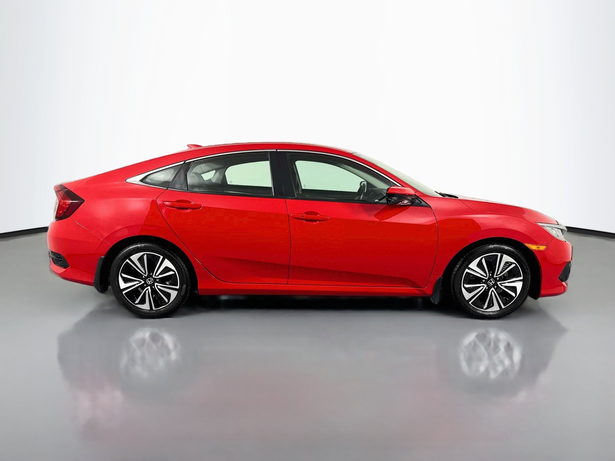 Certified 2018 Honda Civic EX-L image 4