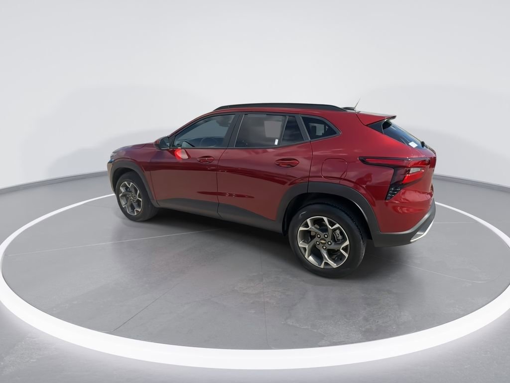 Used 2024 Chevrolet Trax LT w/ Driver Confidence Package FWD image 6