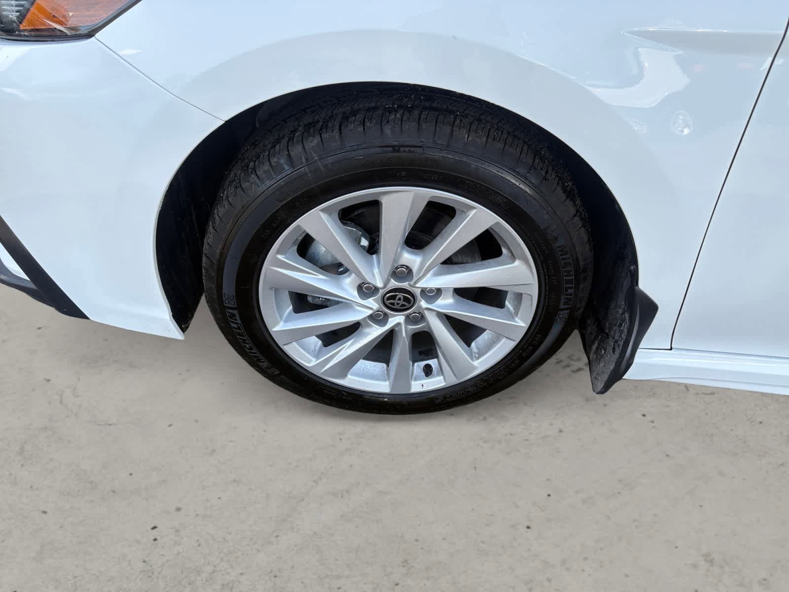 Used 2024 Toyota Camry SE FWD image 7