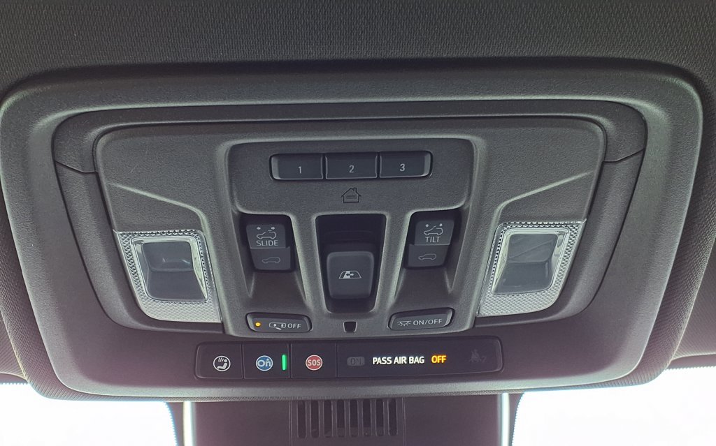 Used 2025 GMC Sierra 2500 Denali w/ Denali Reserve Package AWD/4WD image 23