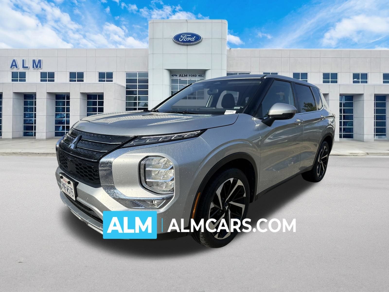 Used 2024 Mitsubishi Outlander SE FWD image 1