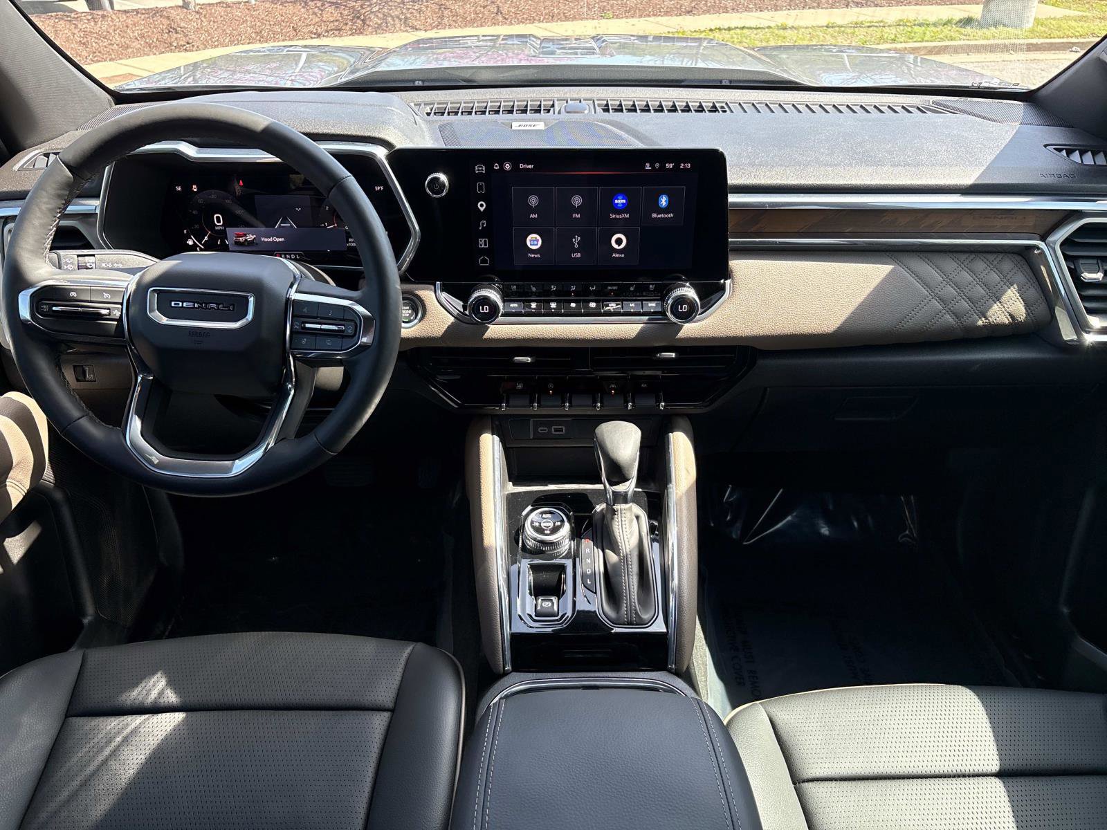 Certified 2024 GMC Canyon Denali image 30