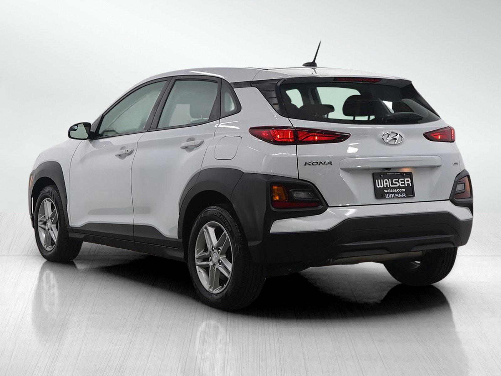 Used 2018 Hyundai Kona SE image 3
