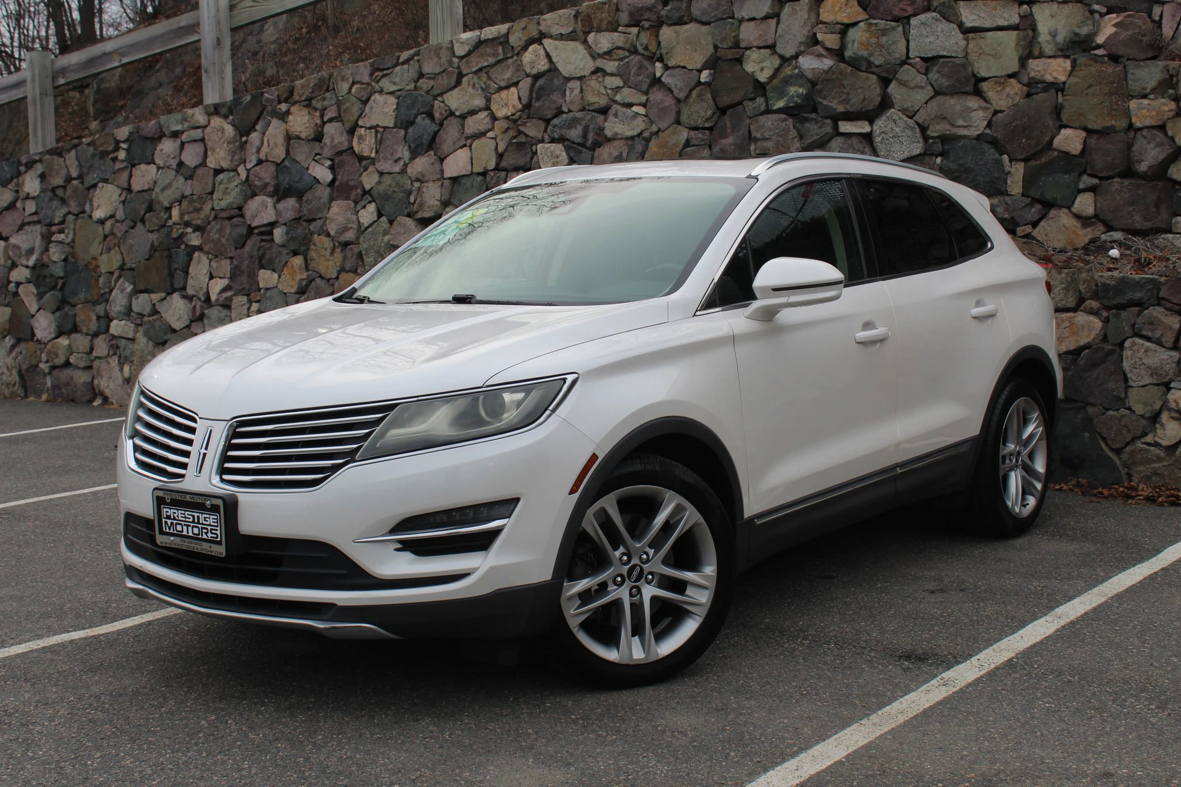 Used 2015 Lincoln MKC Sport Utility 4D w/ Equipment Group 102A Reserve image 2