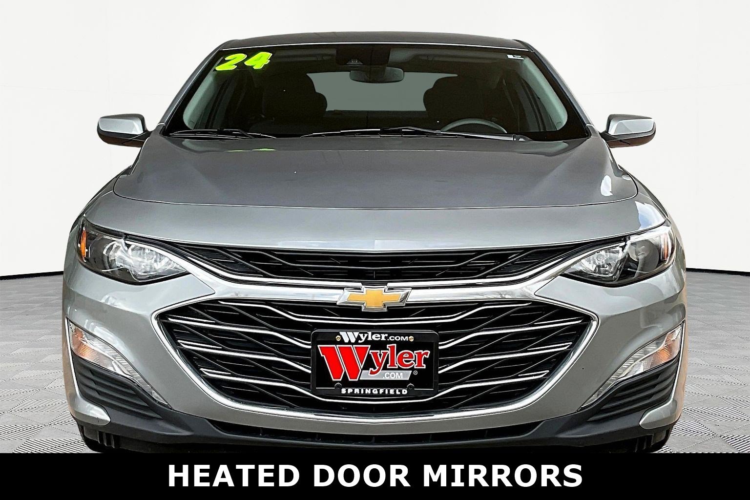 Used 2024 Chevrolet Malibu LT image 2