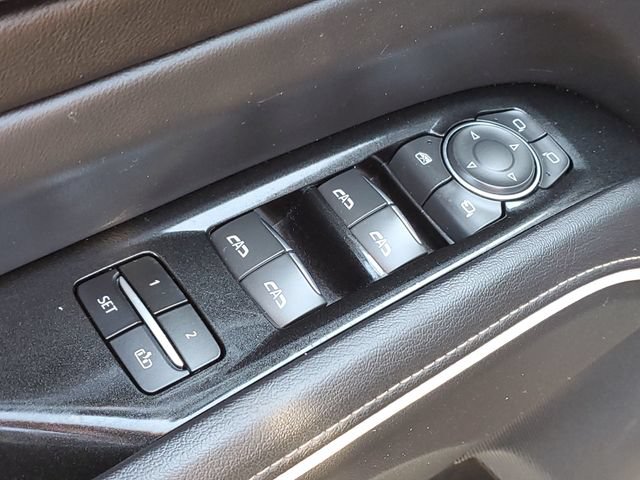 Used 2024 Cadillac Escalade Premium Luxury w/ LPO, Floor Liner Package AWD/4WD image 31