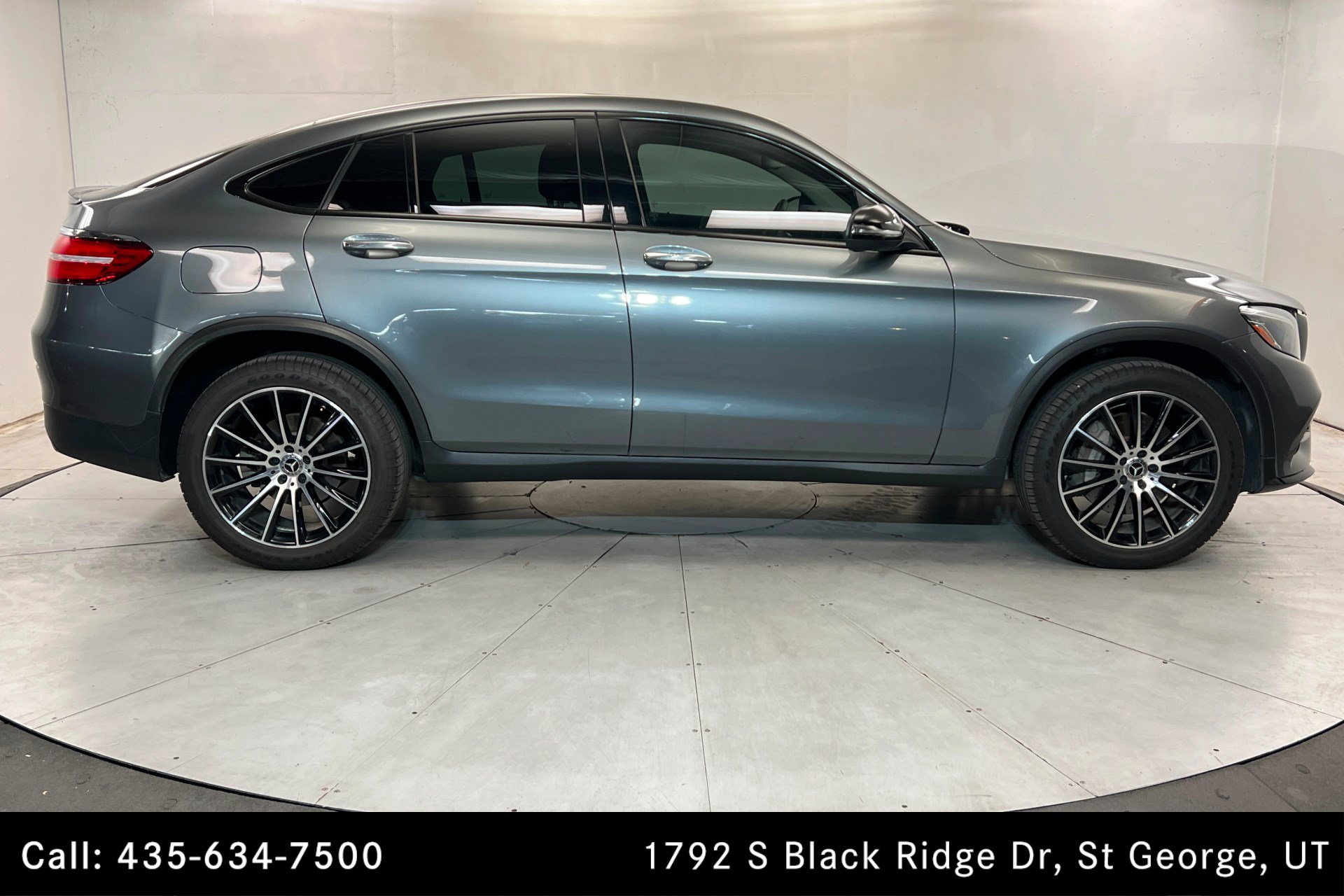 Used 2017 Mercedes-Benz GLC 300 4MATIC Coupe image 6