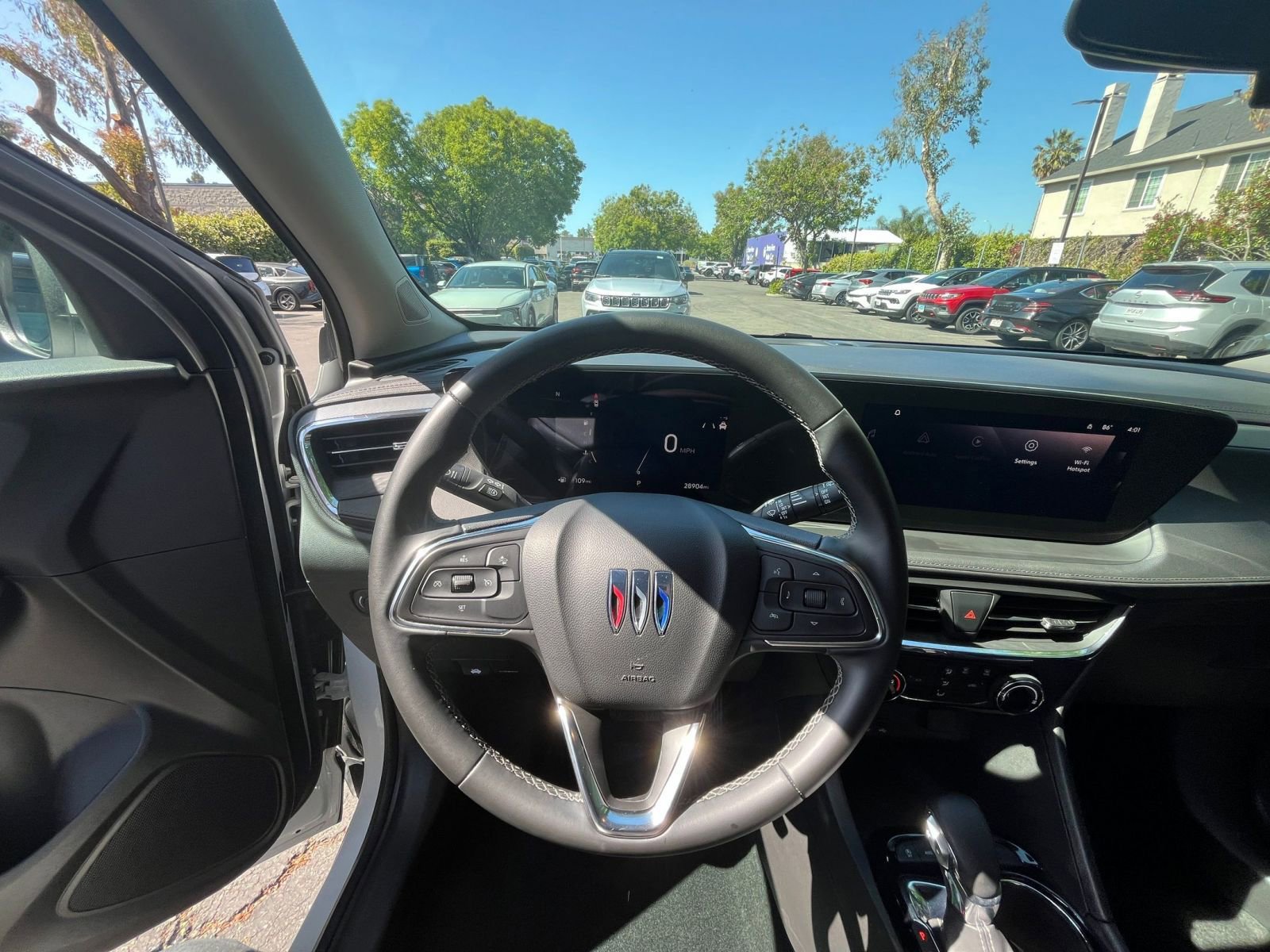 Used 2025 Buick Encore GX Preferred AWD/4WD image 33