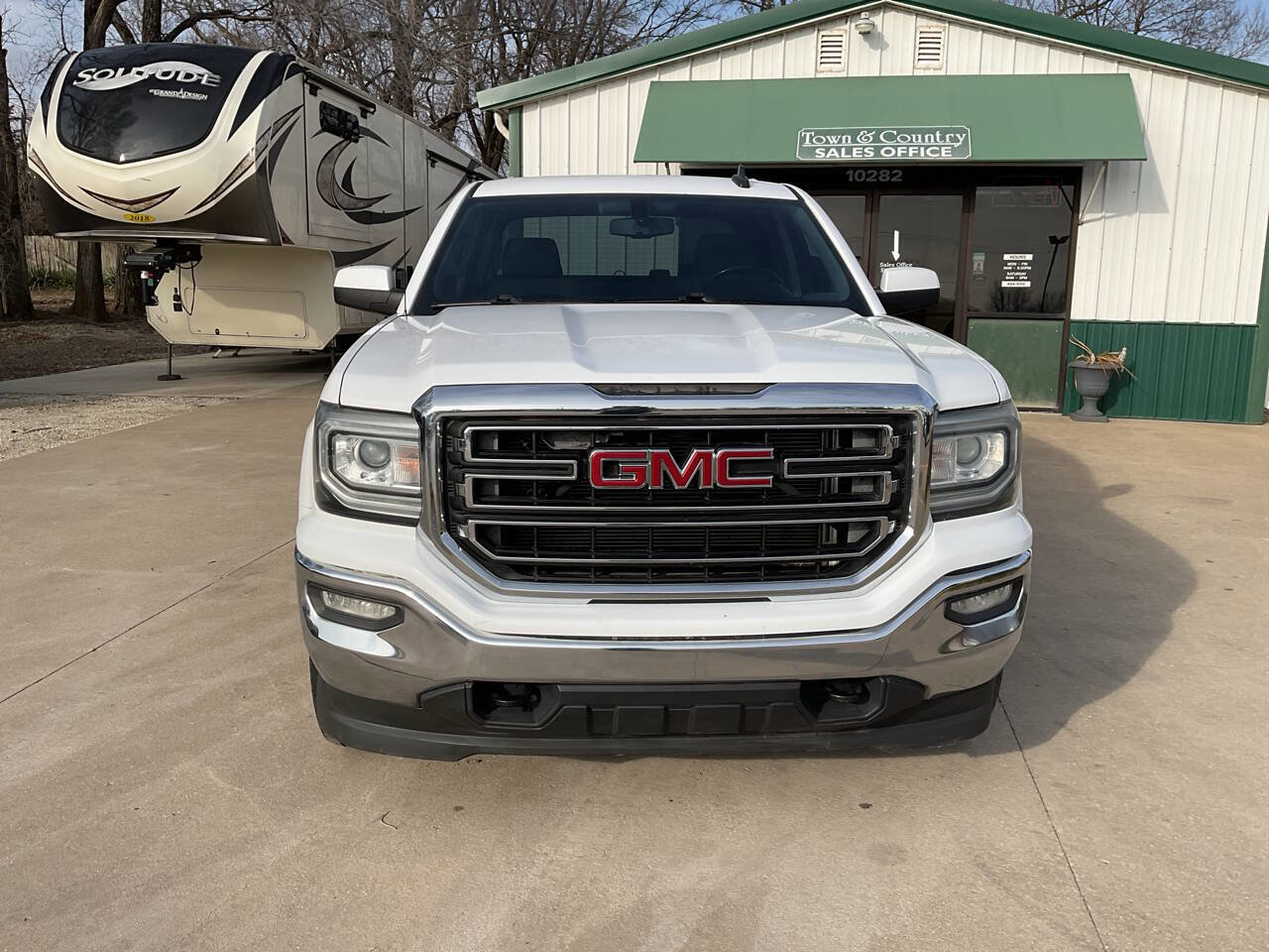 Used 2016 GMC Sierra 1500 SLE w/ SLE Value Package image 4