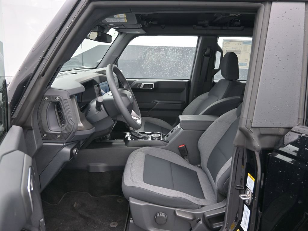 New 2025 Ford Bronco 4-Door AWD/4WD image 13