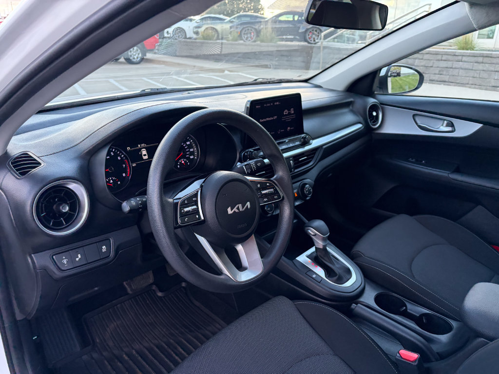 Used 2024 Kia Forte LXS w/ LXS Technology Package FWD image 9