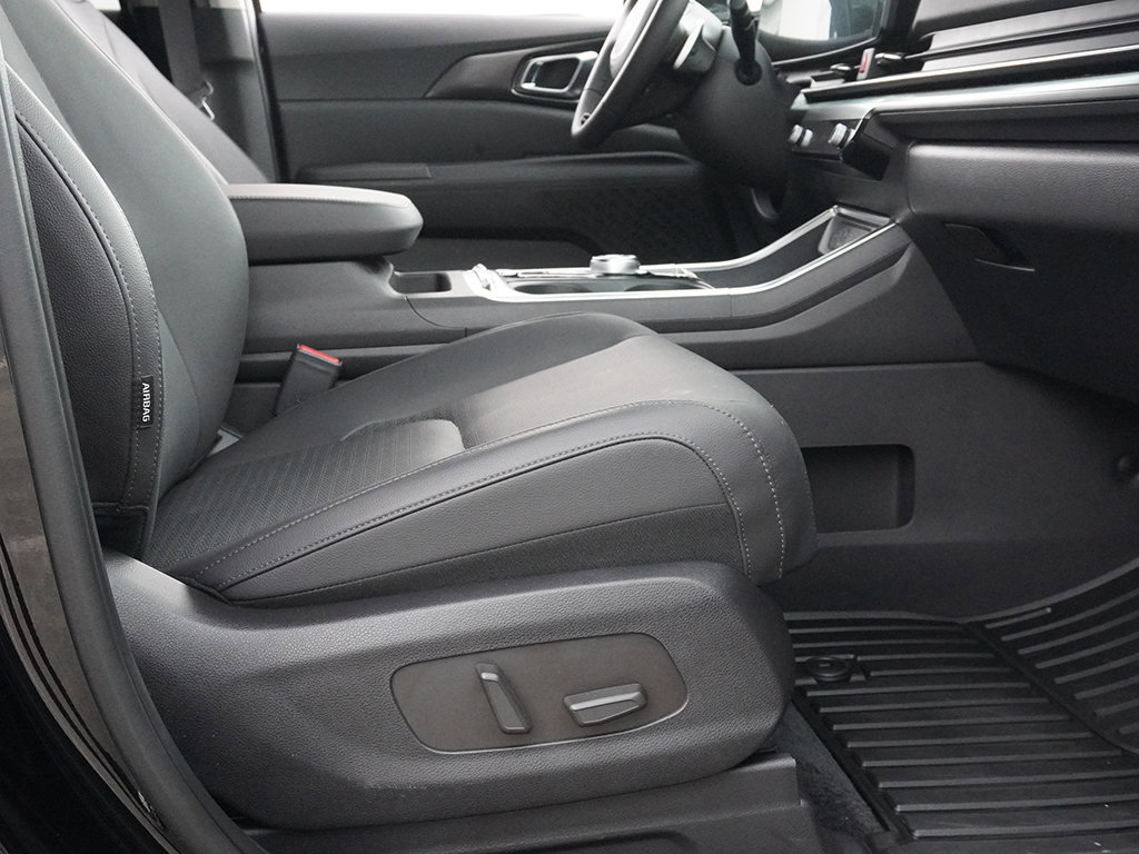 Used 2025 Kia Carnival SX Prestige FWD image 35