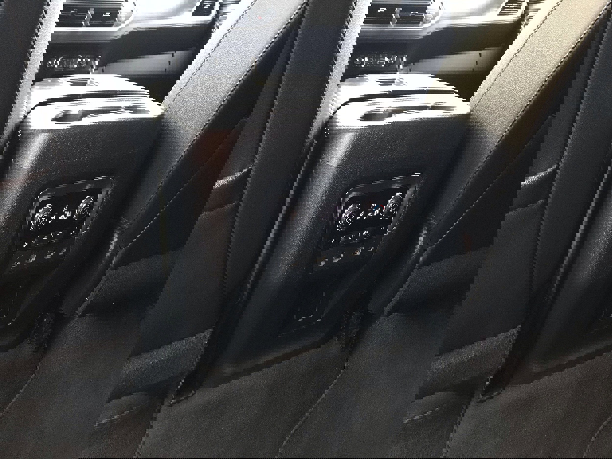 Used 2021 Chevrolet Suburban High Country w/ Premium Package image 20