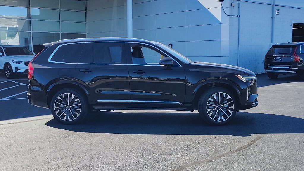 New 2026 Volvo XC90 B6 Plus w/ Protection Package Premier AWD/4WD image 2
