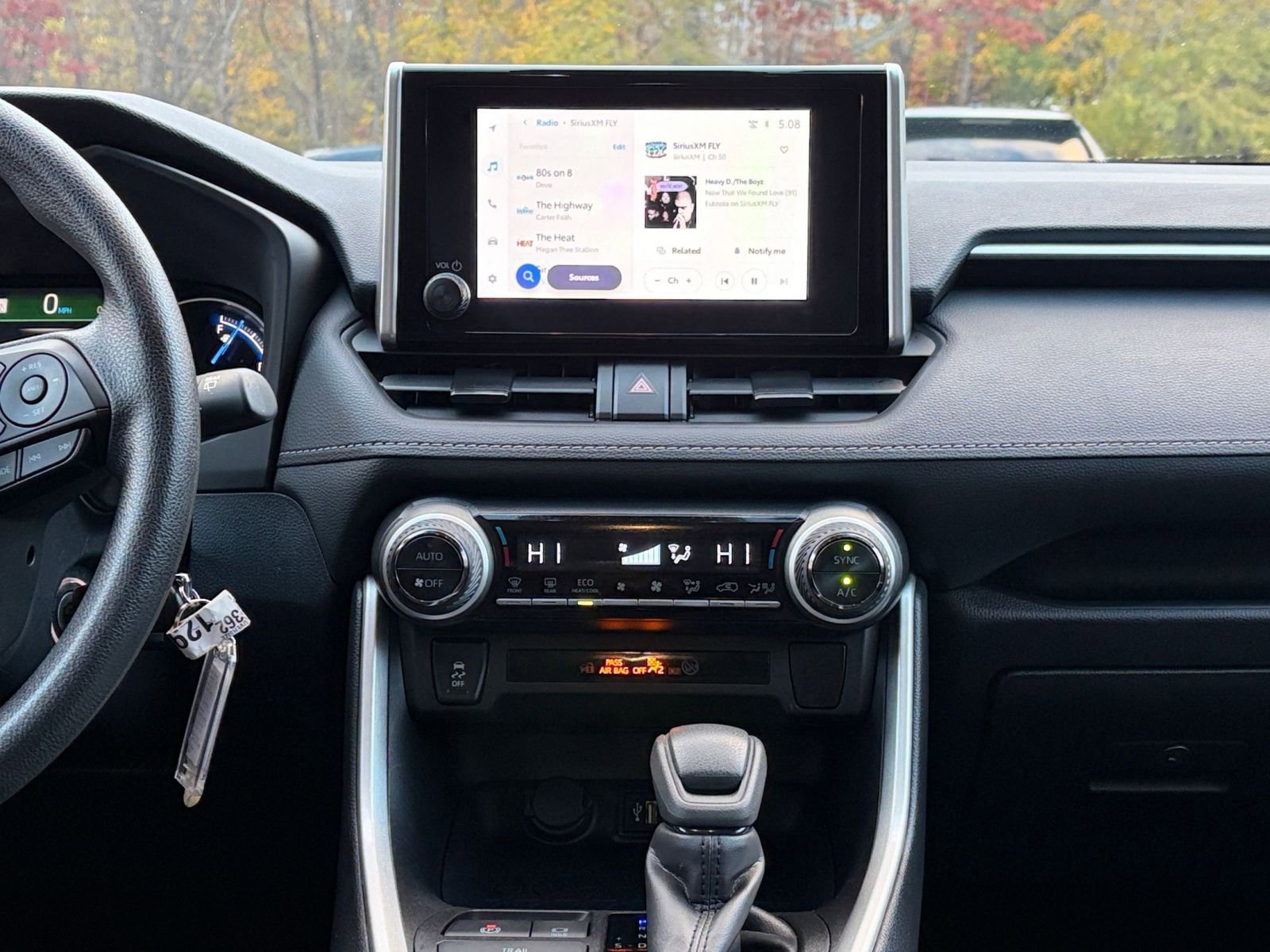 Used 2025 Toyota RAV4 LE image 18