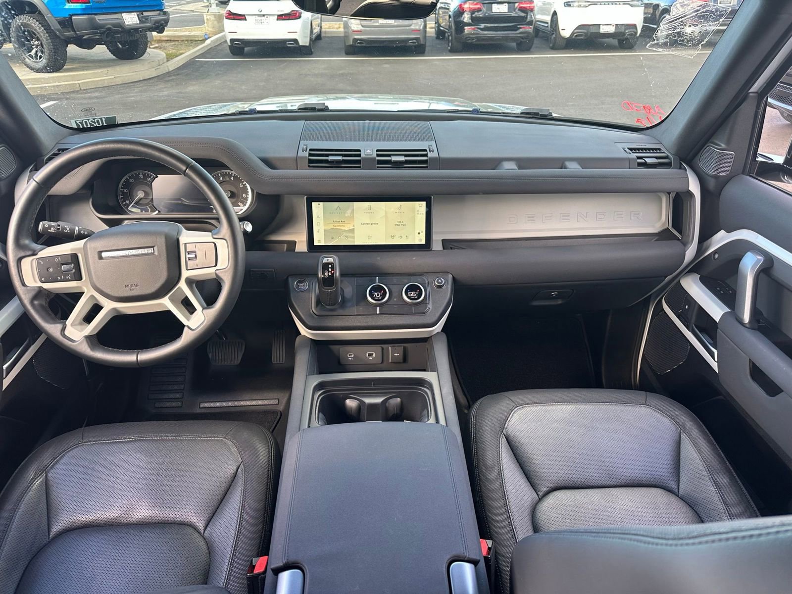 Used 2023 Land Rover Defender 110 X-Dynamic SE image 6