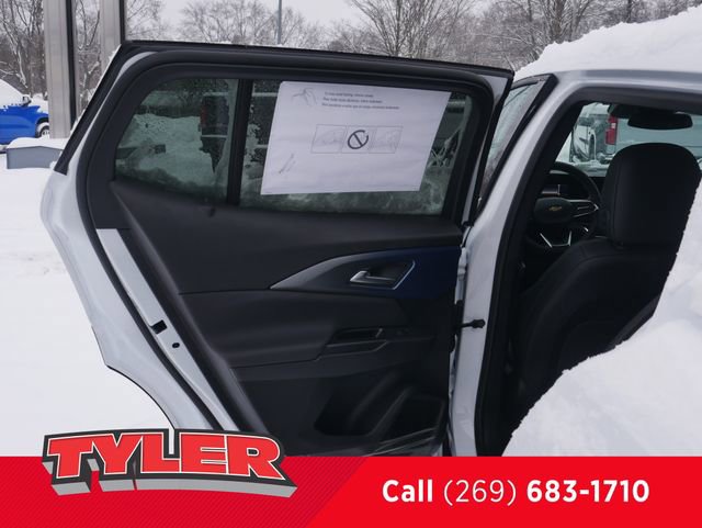 New 2026 Chevrolet Equinox EV LT w/ LPO, Blackout Package AWD/4WD image 19