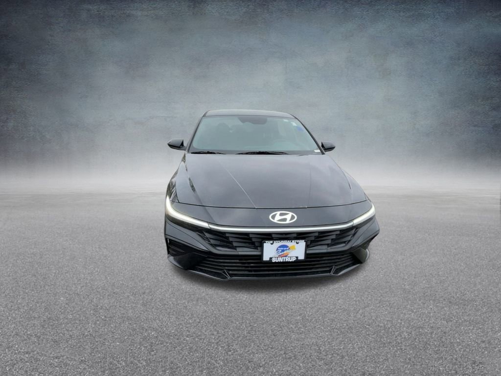 Certified 2025 Hyundai Elantra Sport image 6