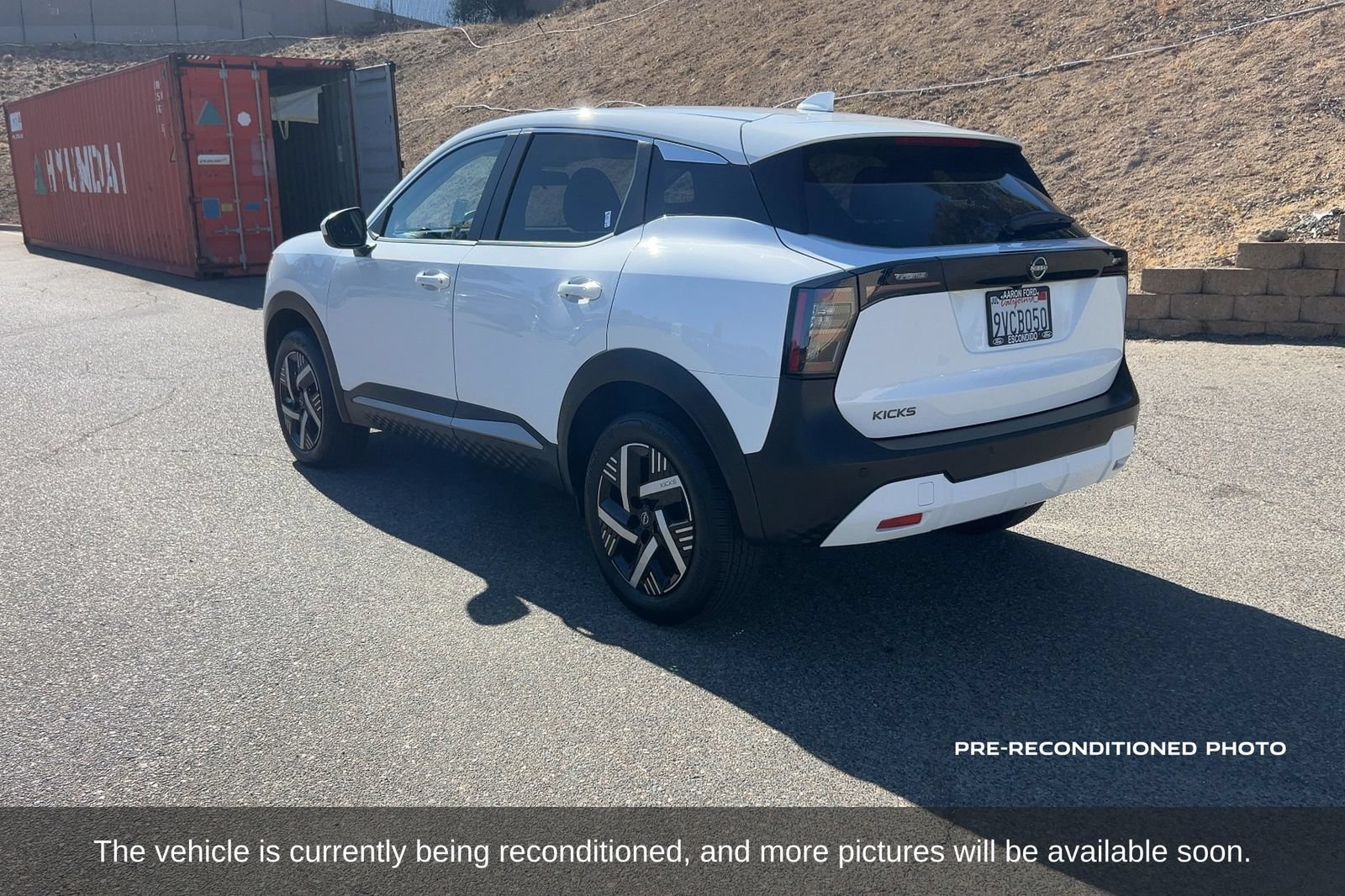 Used 2025 Nissan Kicks SV FWD image 8