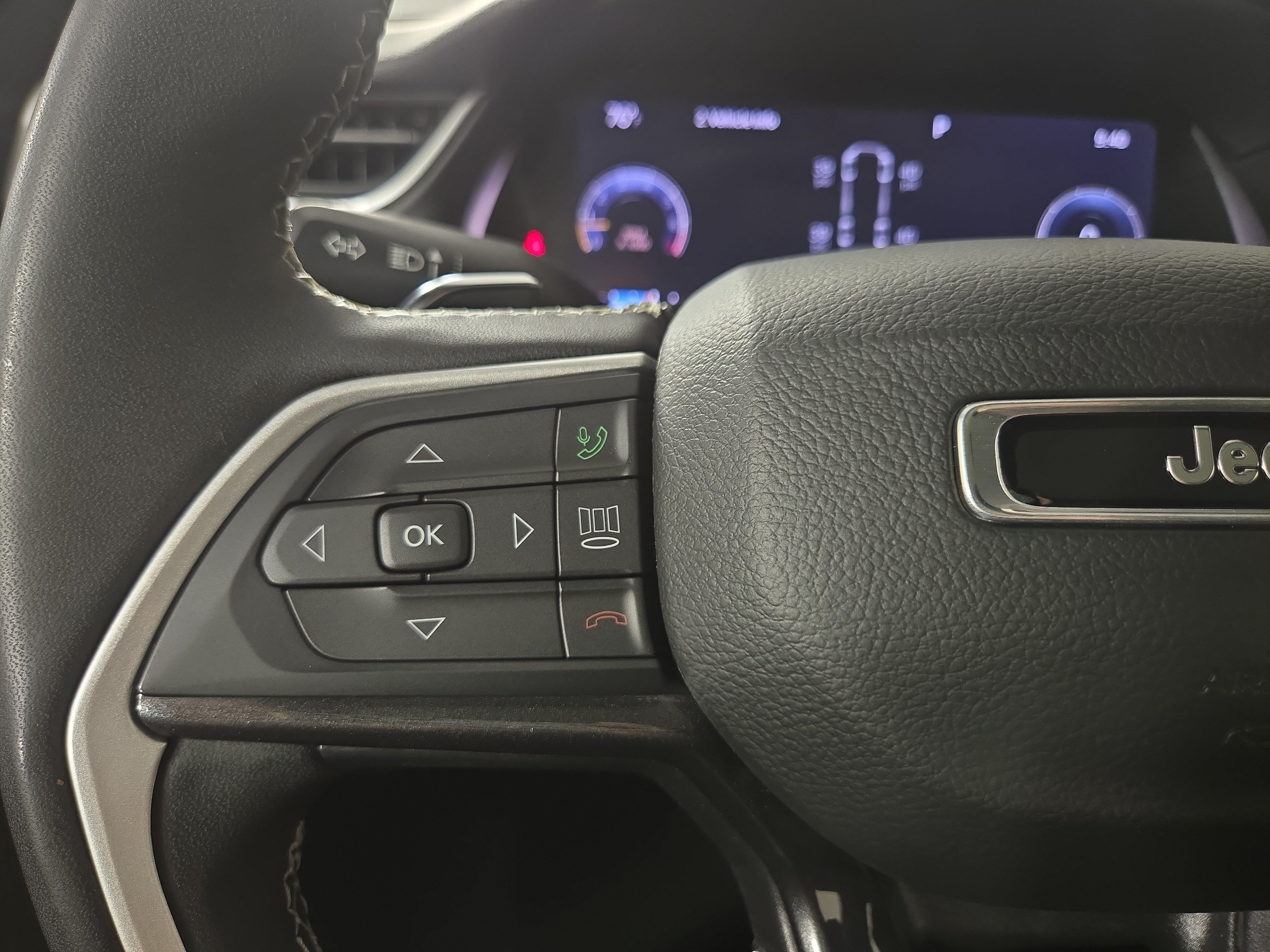 Used 2023 Jeep Grand Cherokee L Laredo AWD/4WD image 16
