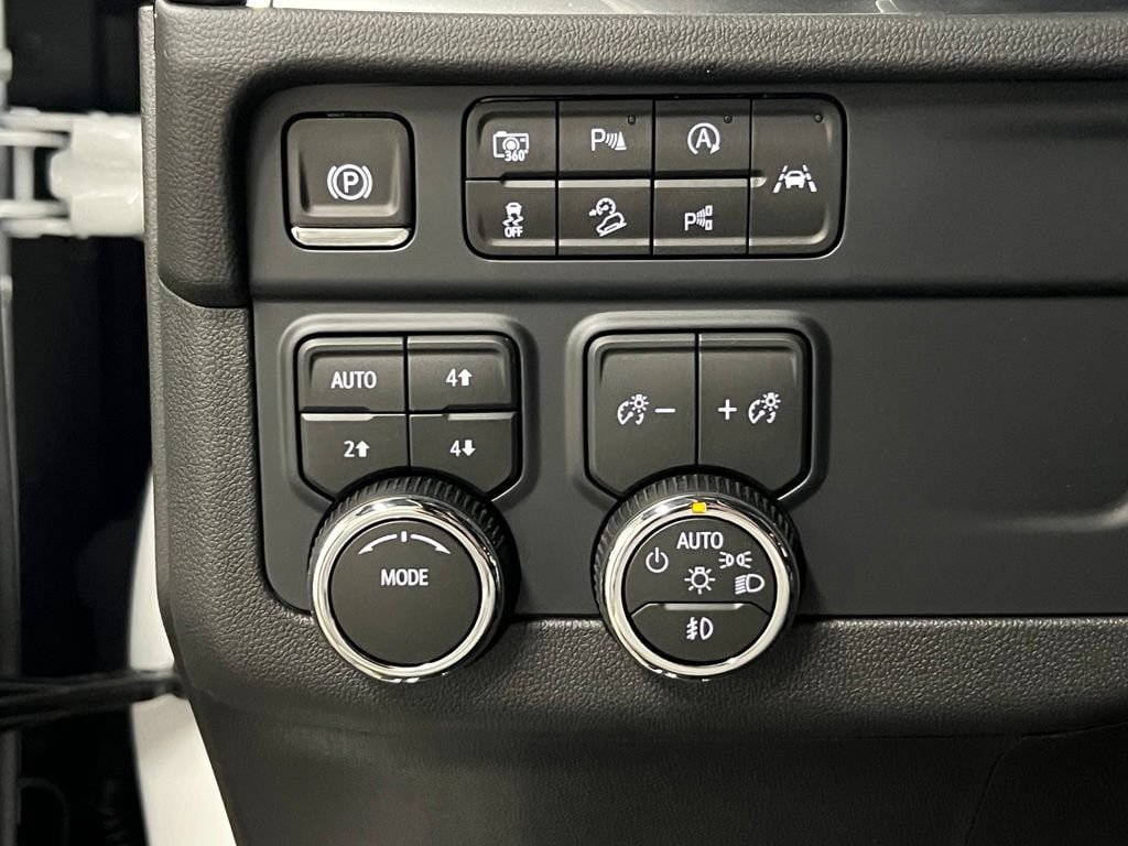 New 2026 Chevrolet Suburban Z71 w/ Comfort Package AWD/4WD image 14