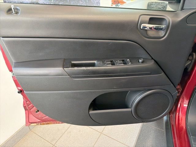 Used 2015 Jeep Compass Sport w/ Power Value Group FWD image 15
